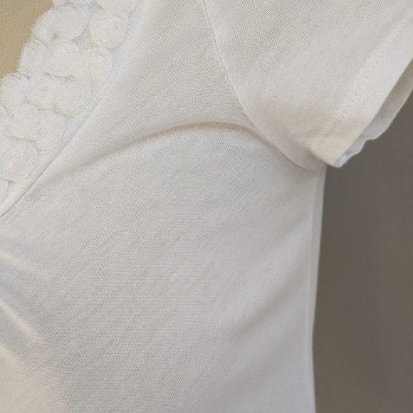 Ann Taylor LOFT white top with rosette detail - Picture 8 of 13